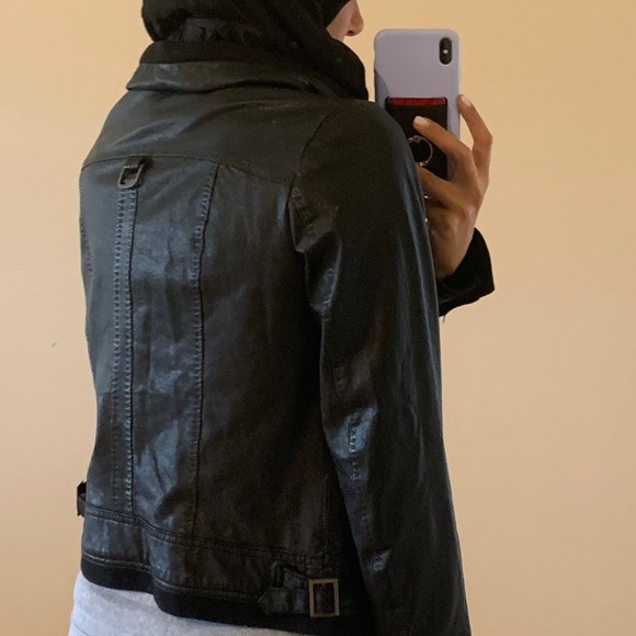 Andrew Marc - Picture 6 of 15